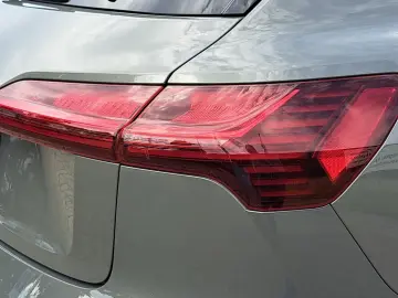e-tron S line black 50 quattro AHK NAV HEAD KAM
