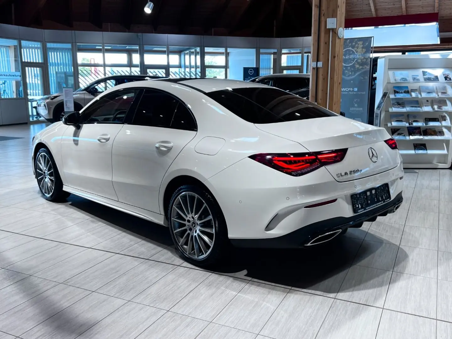 CLA 250 e AMG Line LED+Pano+SR&WR+Navi+SHZ