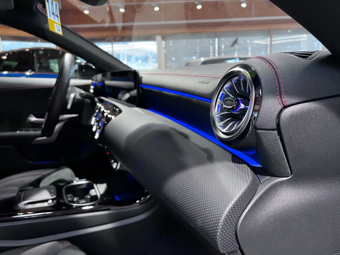 CLA 250 e AMG Line LED+Pano+SR&WR+Navi+SHZ