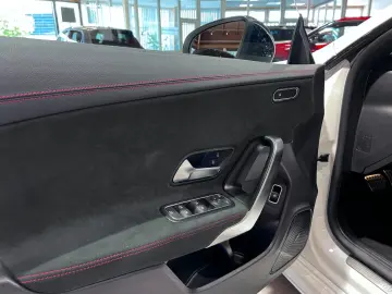CLA 250 e AMG Line LED+Pano+SR&WR+Navi+SHZ
