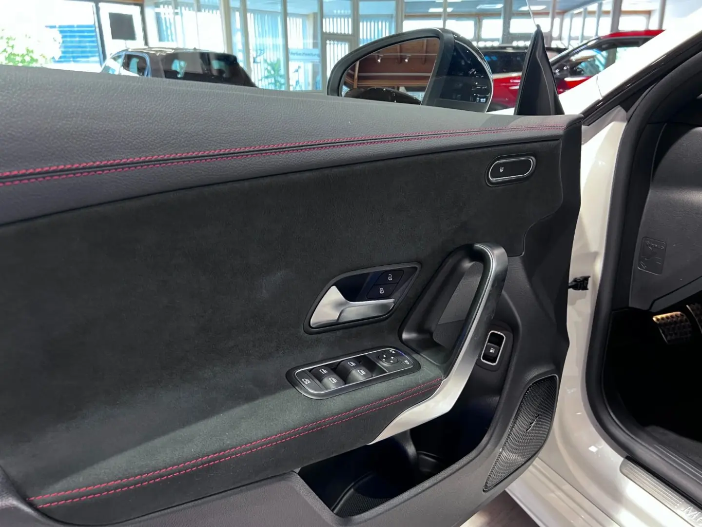 CLA 250 e AMG Line LED+Pano+SR&WR+Navi+SHZ