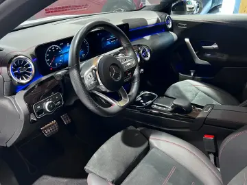 CLA 250 e AMG Line LED+Pano+SR&WR+Navi+SHZ