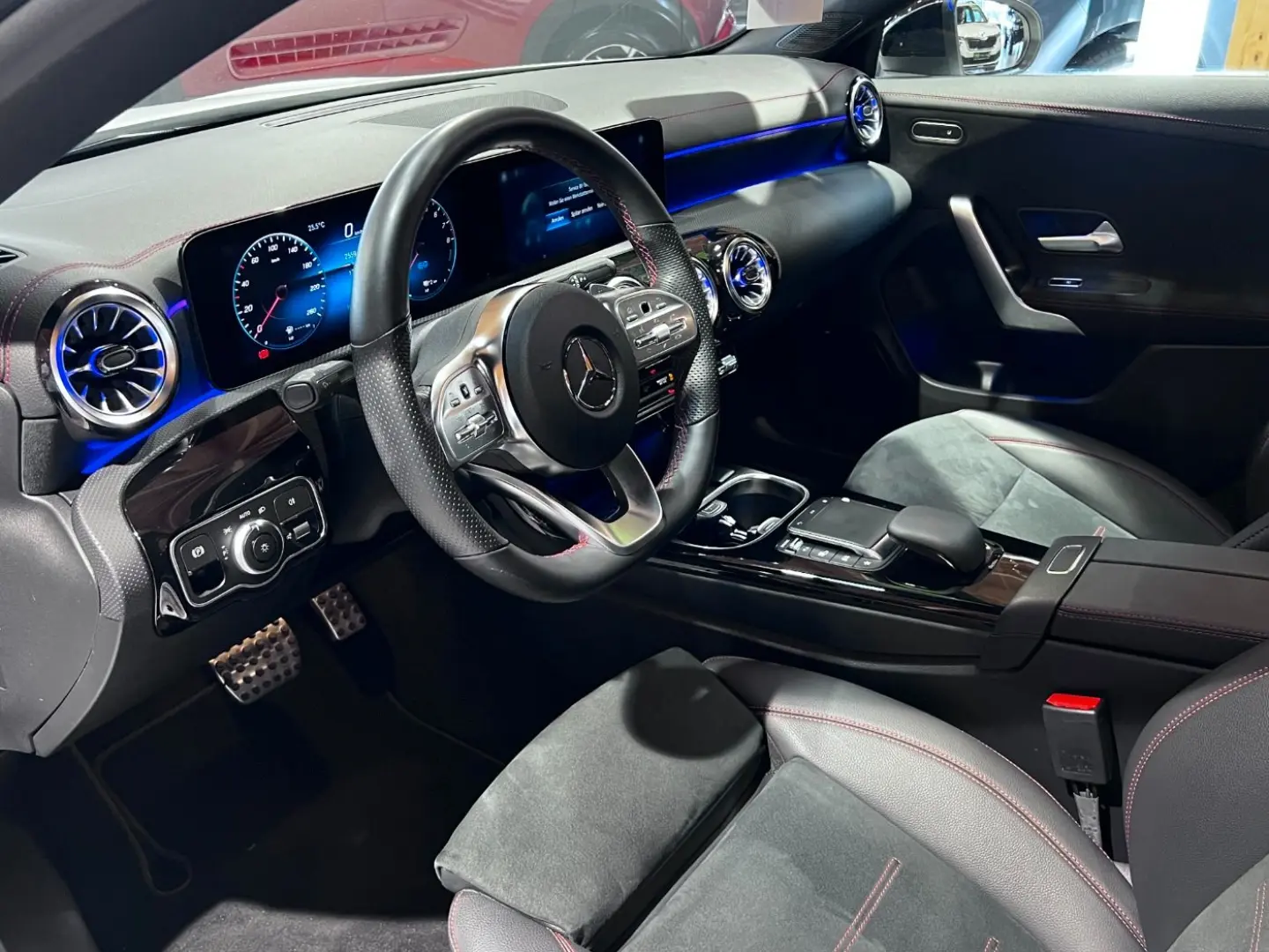 CLA 250 e AMG Line LED+Pano+SR&WR+Navi+SHZ
