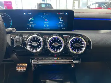 CLA 250 e AMG Line LED+Pano+SR&WR+Navi+SHZ