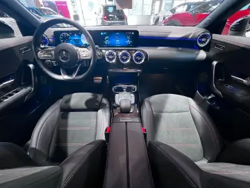CLA 250 e AMG Line LED+Pano+SR&WR+Navi+SHZ
