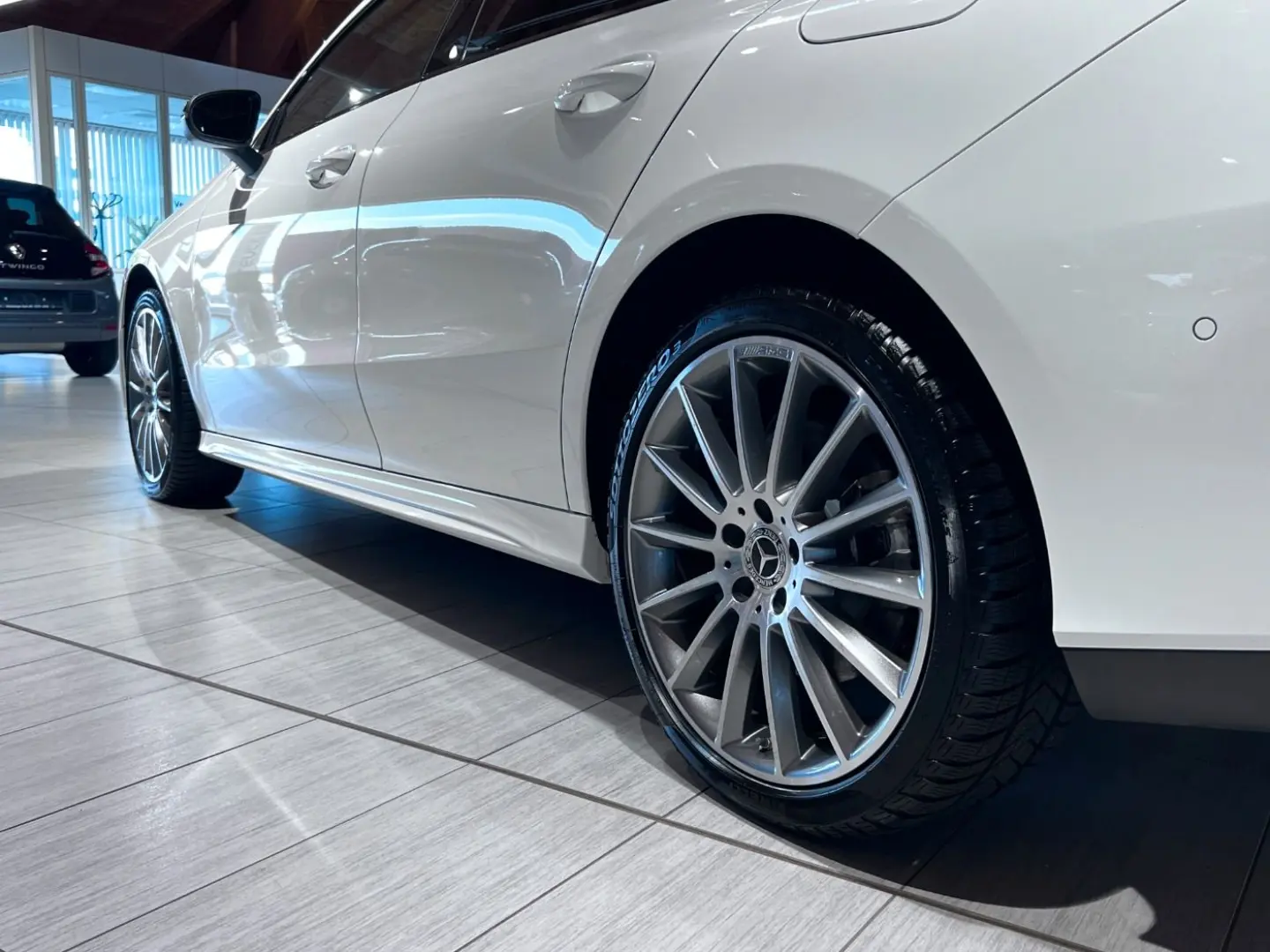 CLA 250 e AMG Line LED+Pano+SR&WR+Navi+SHZ