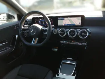 CLA 200 d *AMG*Ambi*RKam*Distr*Mbeam*MBUX*KeyGo*