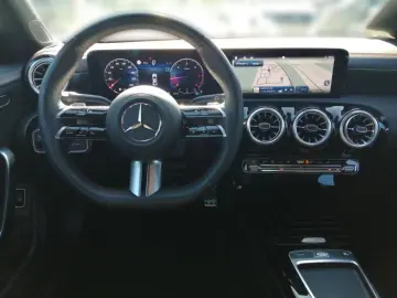 CLA 200 d *AMG*Ambi*RKam*Distr*Mbeam*MBUX*KeyGo*