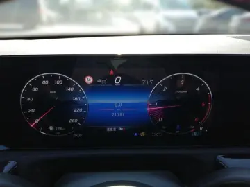 CLA 200 d *AMG*Ambi*RKam*Distr*Mbeam*MBUX*KeyGo*