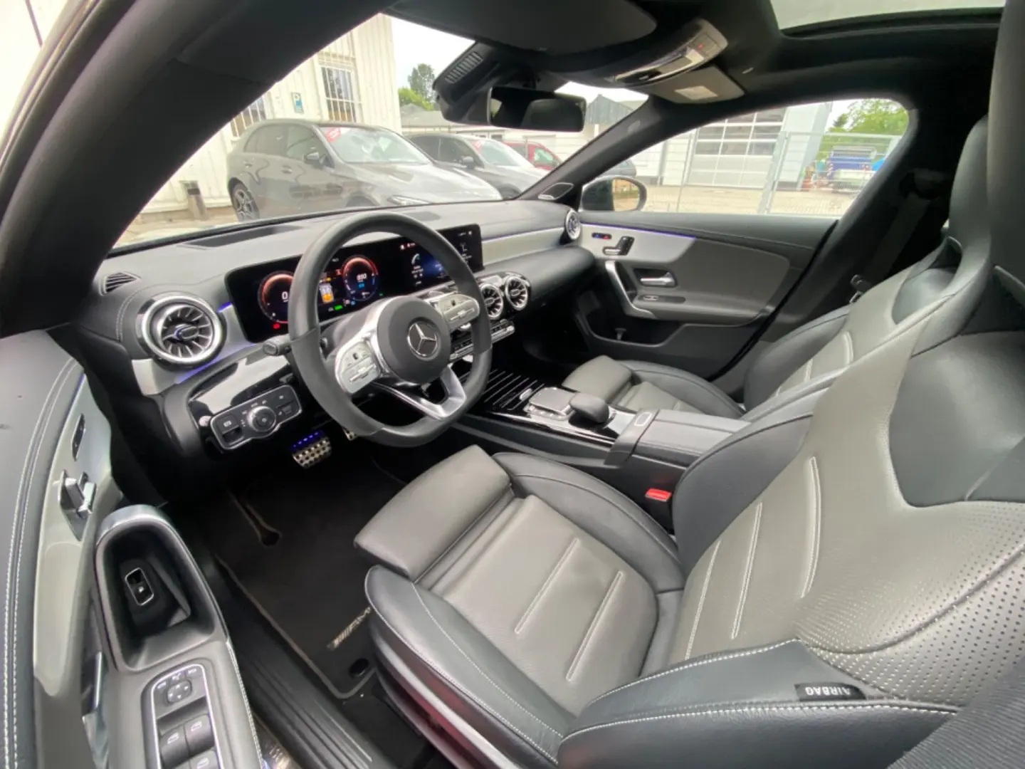 CLA250e AMG Pano_SitzKlima_Burmester_360_Leder_