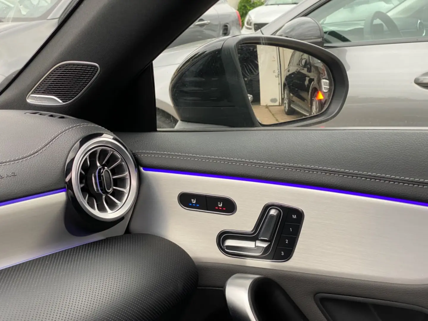 CLA250e AMG Pano_SitzKlima_Burmester_360_Leder_