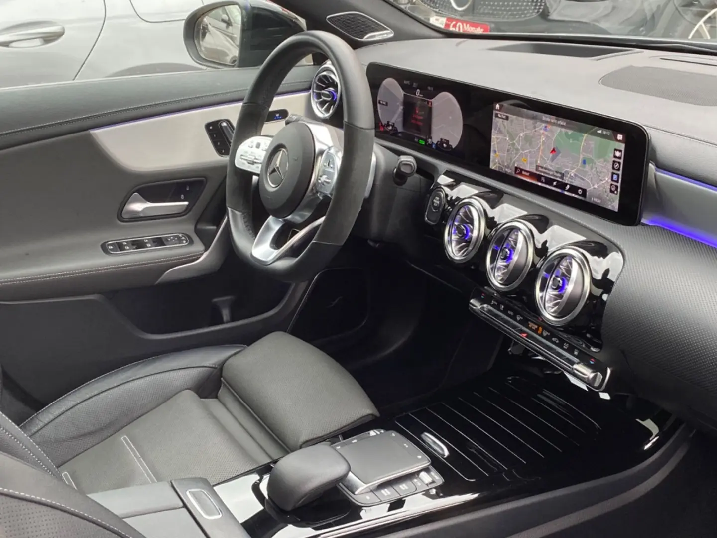 CLA250e AMG Pano_SitzKlima_Burmester_360_Leder_
