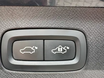 XC90 T8 AWD PHEV*Keyless*7sitze