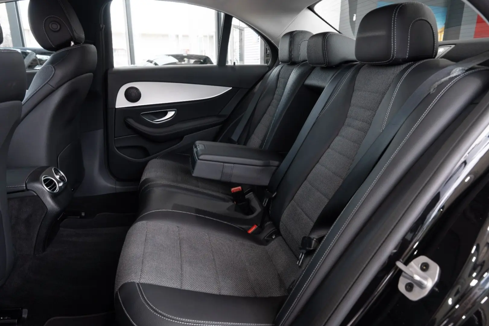 E 300 Lim. Avantgarde*MULTIBEAM*LEDER*NAVI*SHD*