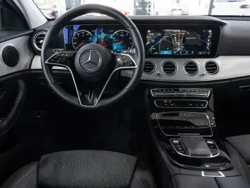 E 300 Lim. Avantgarde*MULTIBEAM*LEDER*NAVI*SHD*