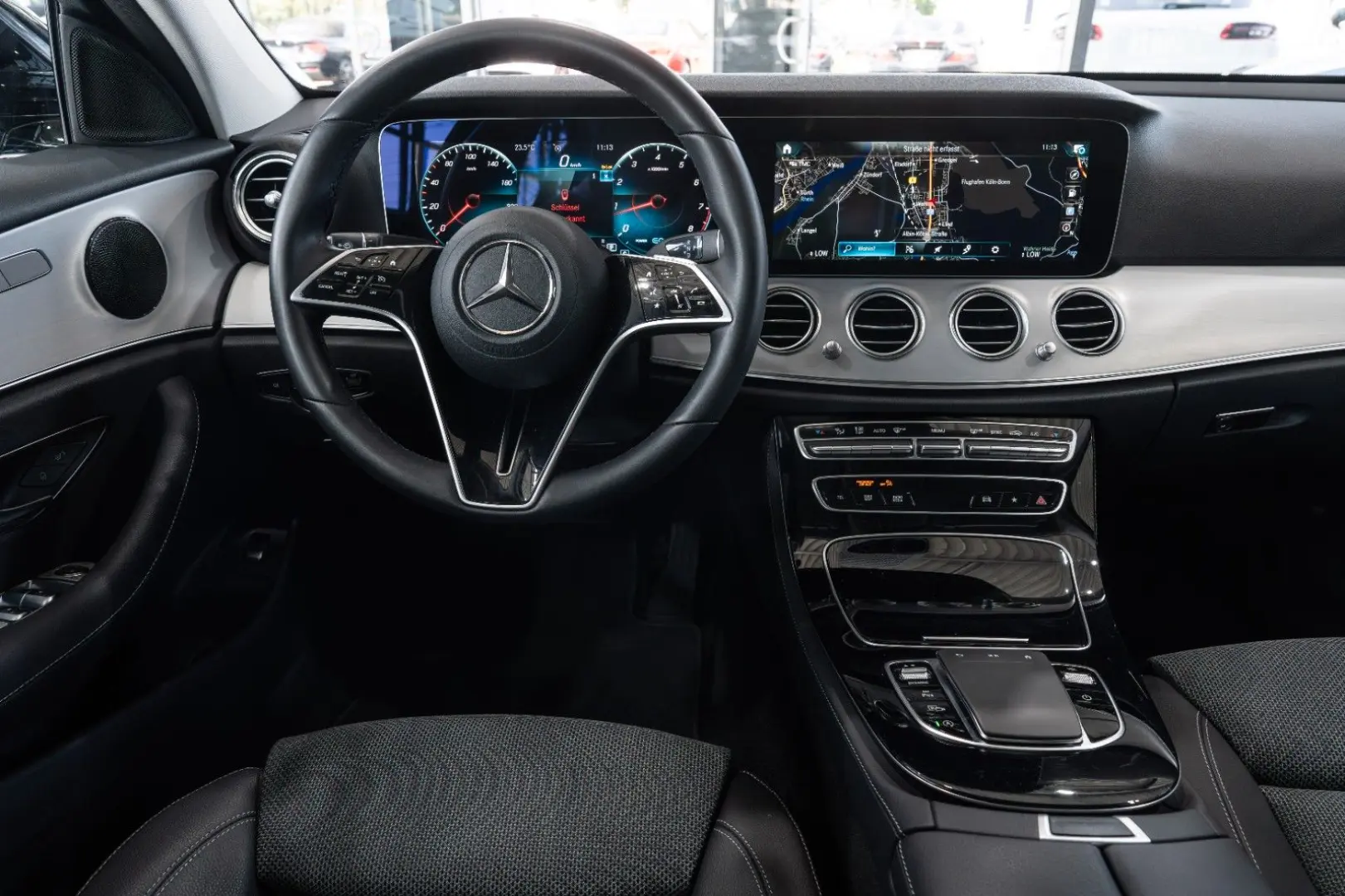 E 300 Lim. Avantgarde*MULTIBEAM*LEDER*NAVI*SHD*