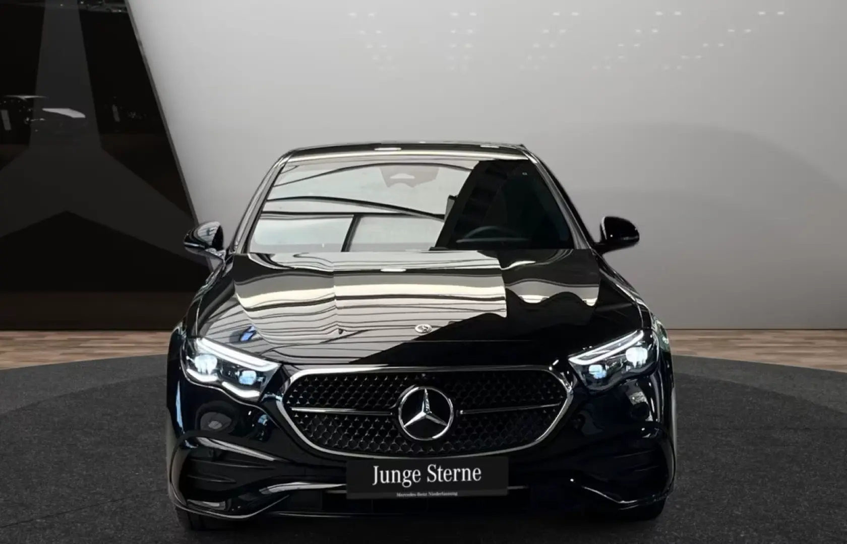 Mercedes-Benz E 300 și AMG Prem/NIGHT/20