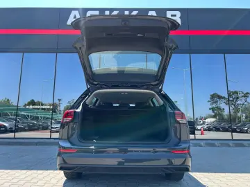Volkswagen Golf Variant 1.0 eTSI OPF DSG Life