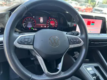 Volkswagen Golf Variant 1.0 eTSI OPF DSG Life