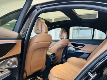 Mercedes-Benz E 300 e AMG-Line*PANO*MEMORY