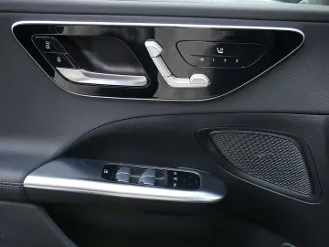 C 300 de 4M AMG PREMIUM+DISTRONIC+MEMORY+360°+++