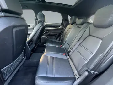 Cayenne E-Hybrid Pano.,BOSE,Privacy,Sportabg.,PA