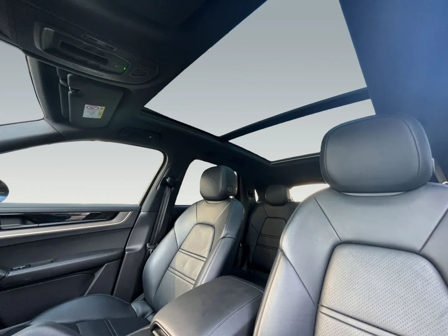 Cayenne E-Hybrid Pano.,BOSE,Privacy,Sportabg.,PA