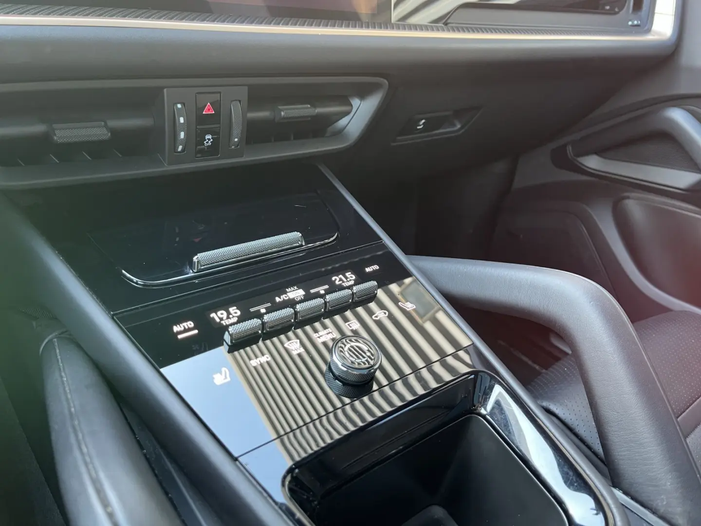 Cayenne E-Hybrid Pano.,BOSE,Privacy,Sportabg.,PA