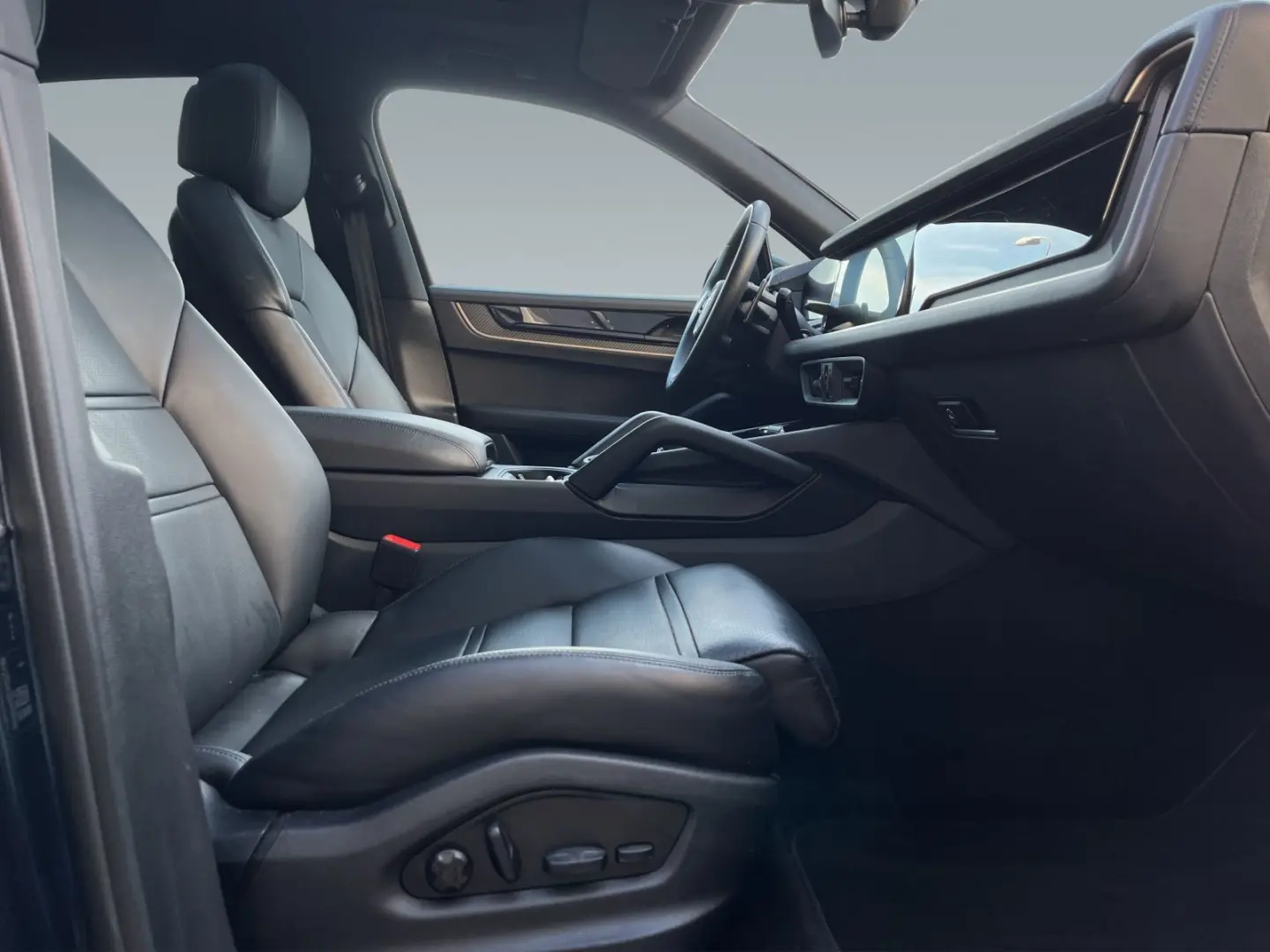 Cayenne E-Hybrid Pano.,BOSE,Privacy,Sportabg.,PA