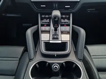 Cayenne E-Hybrid ExterieurPak. 18W Inno Bose HuD