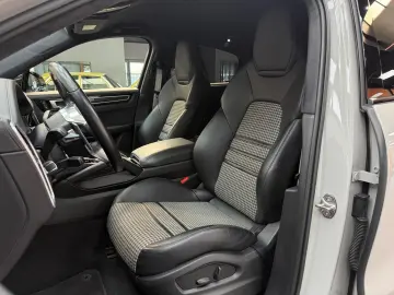 Cayenne GTS 4.0 V8 |GT-PAKET|LEICHTBAU|CARBON