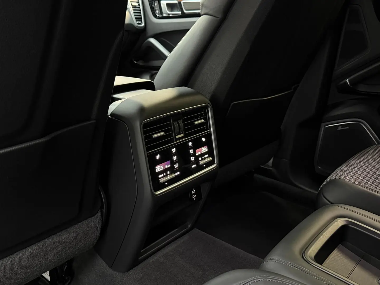 Cayenne GTS 4.0 V8 |GT-PAKET|LEICHTBAU|CARBON