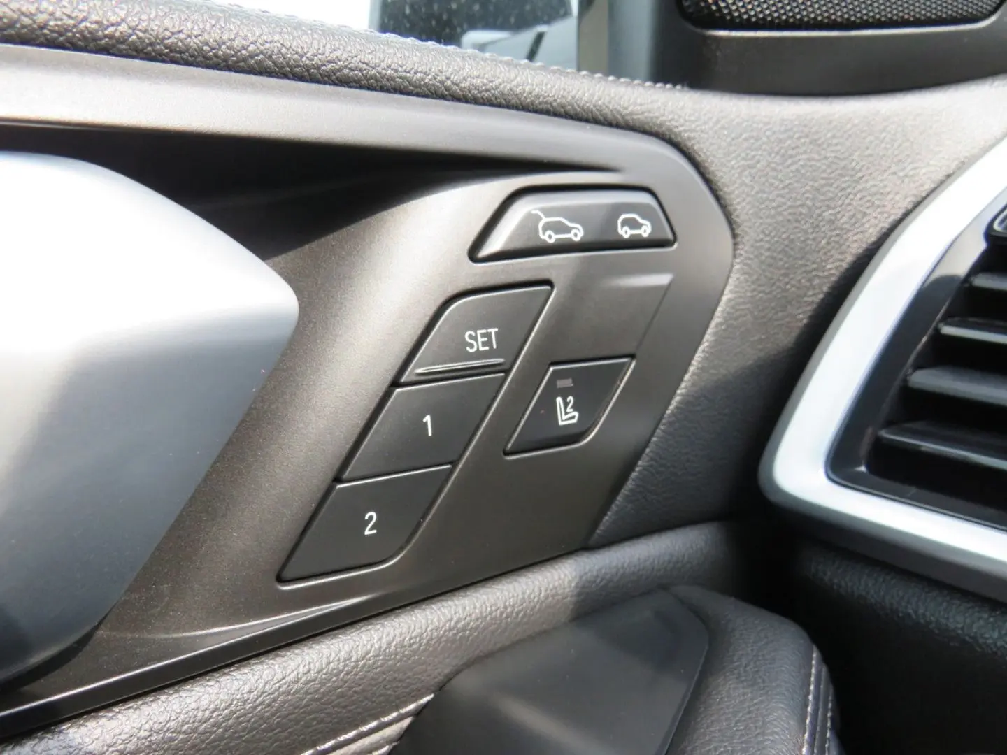 X6 XDRIVE40D M-Sport LED RFK HIFI Komfortsitze L