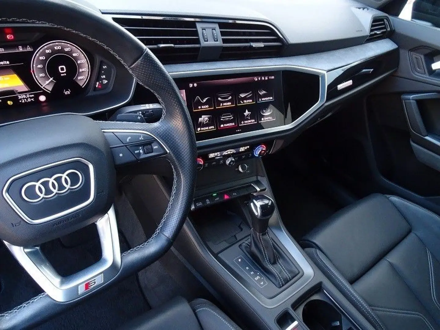 Q3 Sportback 45 TFSI e S line Edition One