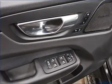 XC60 T6 AWD R-Design Leder Navi LED H-K Pano