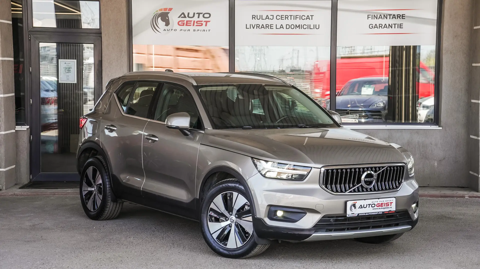VOLVO XC40 T5 PLUG-IN HYBRID INSCRIPTION