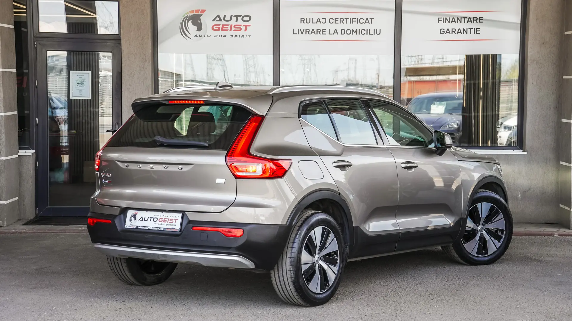 VOLVO XC40 T5 PLUG-IN HYBRID INSCRIPTION