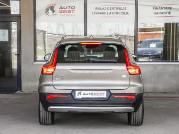 VOLVO XC40 T5 PLUG-IN HYBRID INSCRIPTION