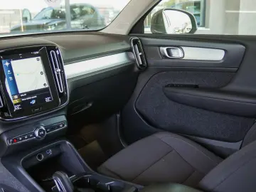 VOLVO XC40 T5 PLUG-IN HYBRID INSCRIPTION