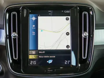 VOLVO XC40 T5 PLUG-IN HYBRID INSCRIPTION
