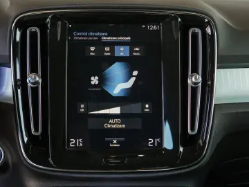 VOLVO XC40 T5 PLUG-IN HYBRID INSCRIPTION