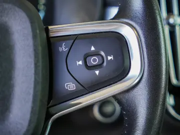 VOLVO XC40 T5 PLUG-IN HYBRID INSCRIPTION