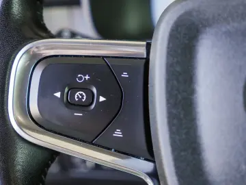 VOLVO XC40 T5 PLUG-IN HYBRID INSCRIPTION