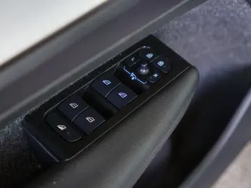VOLVO XC40 T5 PLUG-IN HYBRID INSCRIPTION