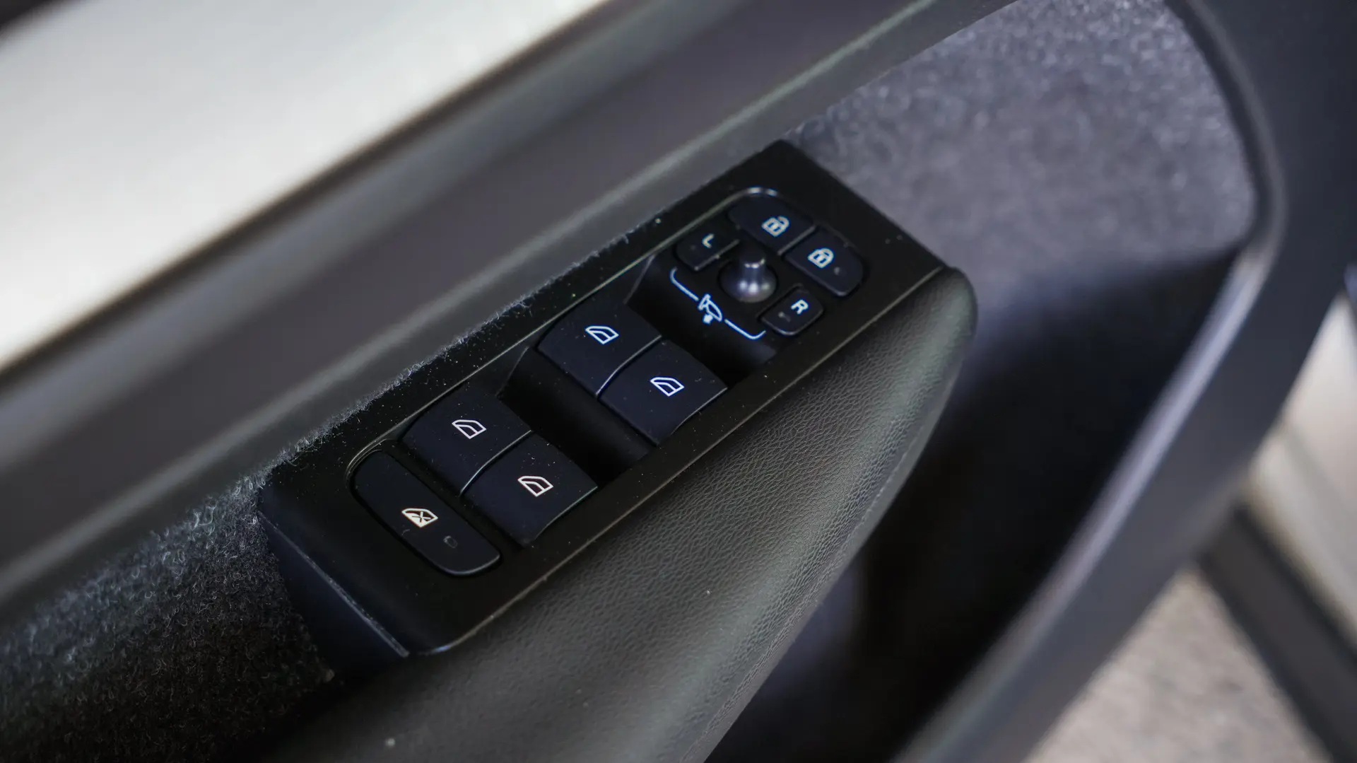 VOLVO XC40 T5 PLUG-IN HYBRID INSCRIPTION