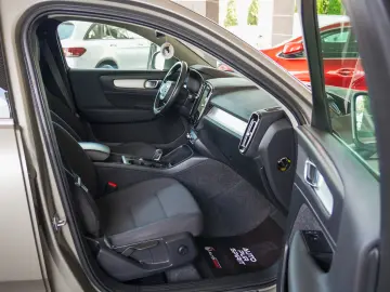 VOLVO XC40 T5 PLUG-IN HYBRID INSCRIPTION