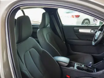 VOLVO XC40 T5 PLUG-IN HYBRID INSCRIPTION