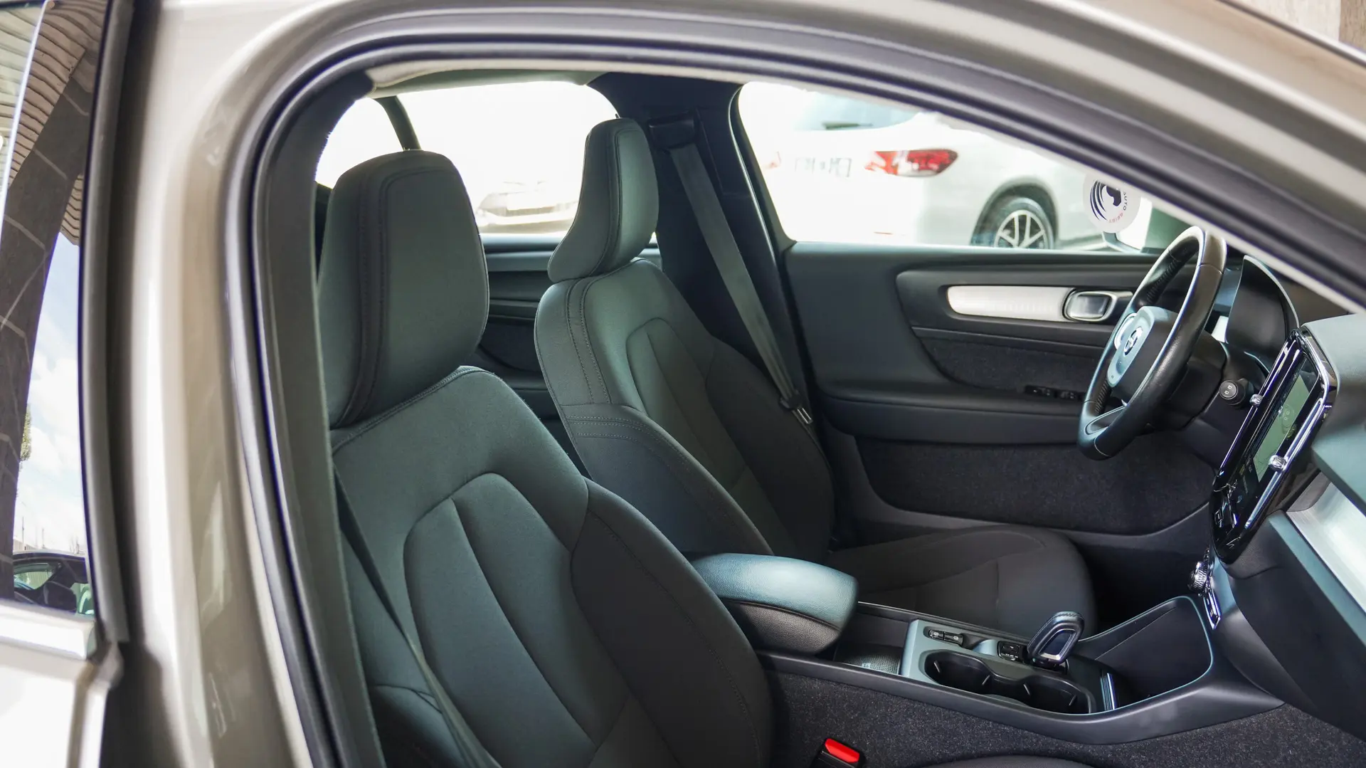 VOLVO XC40 T5 PLUG-IN HYBRID INSCRIPTION