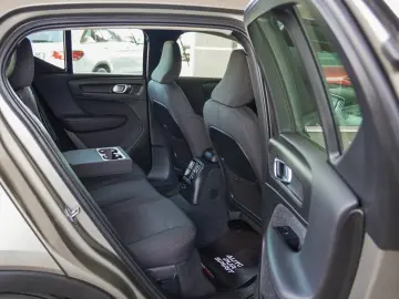 VOLVO XC40 T5 PLUG-IN HYBRID INSCRIPTION