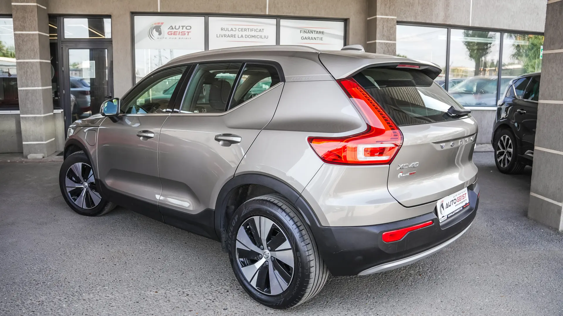 VOLVO XC40 T5 PLUG-IN HYBRID INSCRIPTION